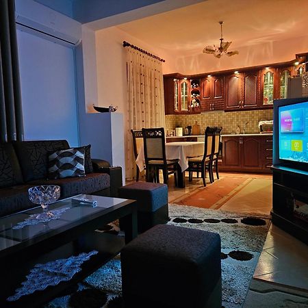 Guesthouse Iljaz 베라트 외부 사진
