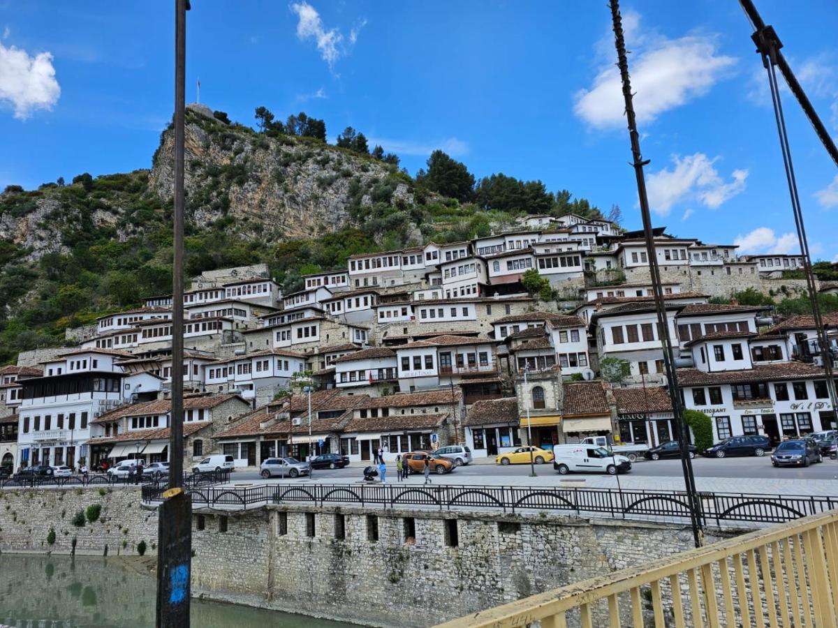 Guesthouse Iljaz 베라트 외부 사진
