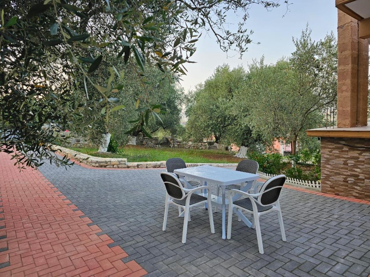 Guesthouse Iljaz 베라트 외부 사진