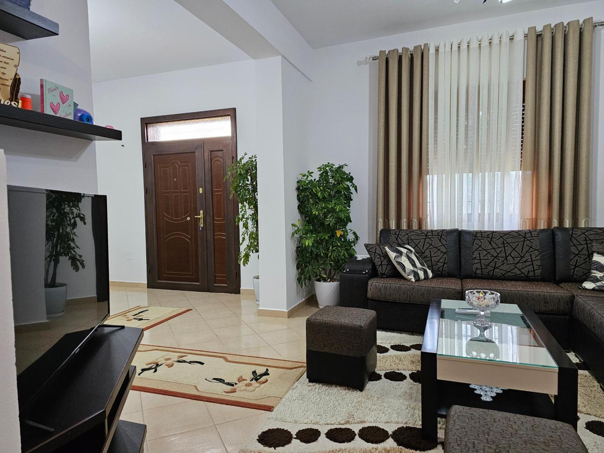 Guesthouse Iljaz 베라트 외부 사진
